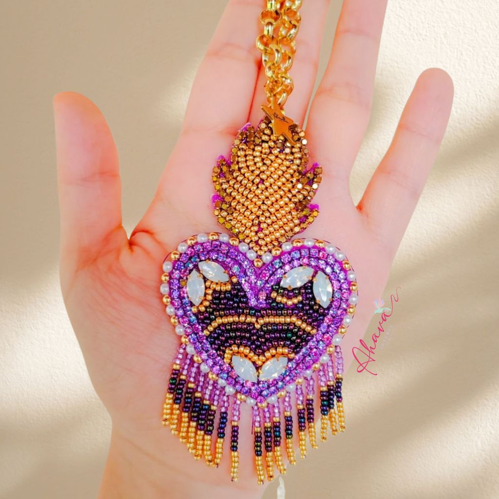Collar artesanal bordado corazón mexicano - Ahava joyería artesanal