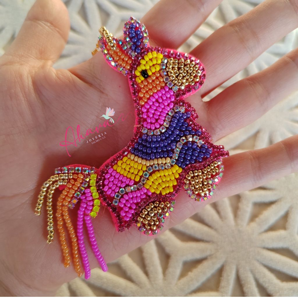 Collar piñata bordado en cuentas - Ahava joyería artesanal