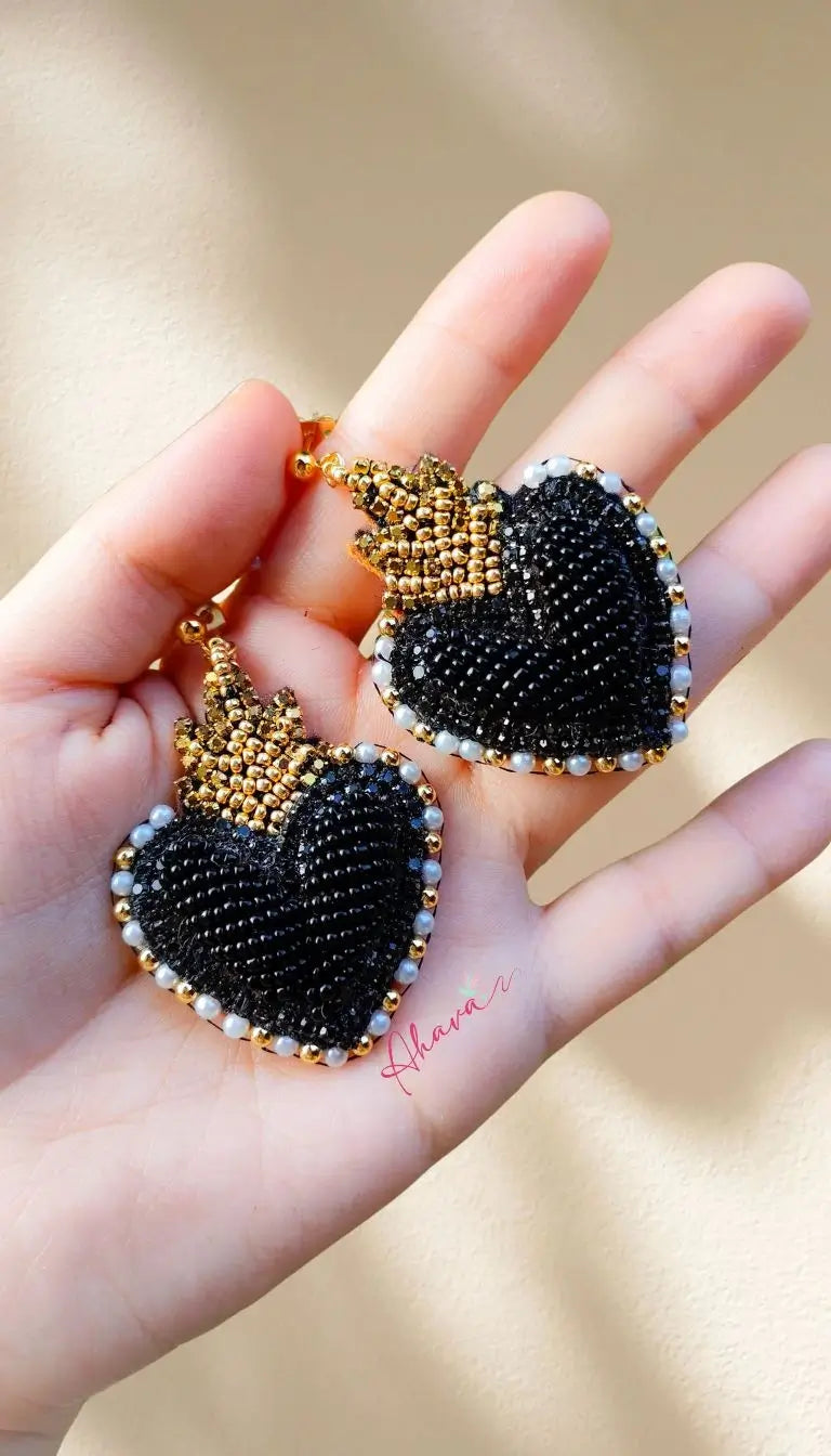Aretes bordado artesanal corazón medianos