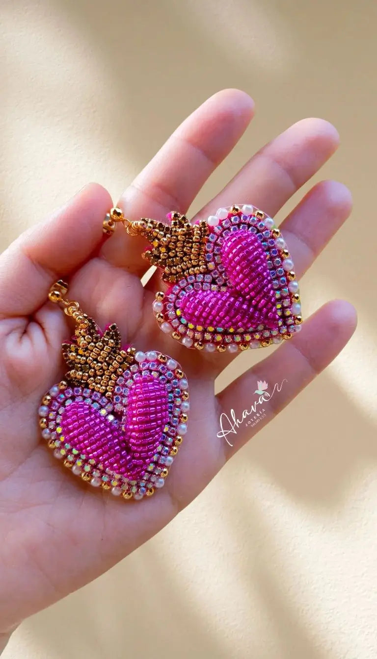 Aretes bordado artesanal corazón medianos