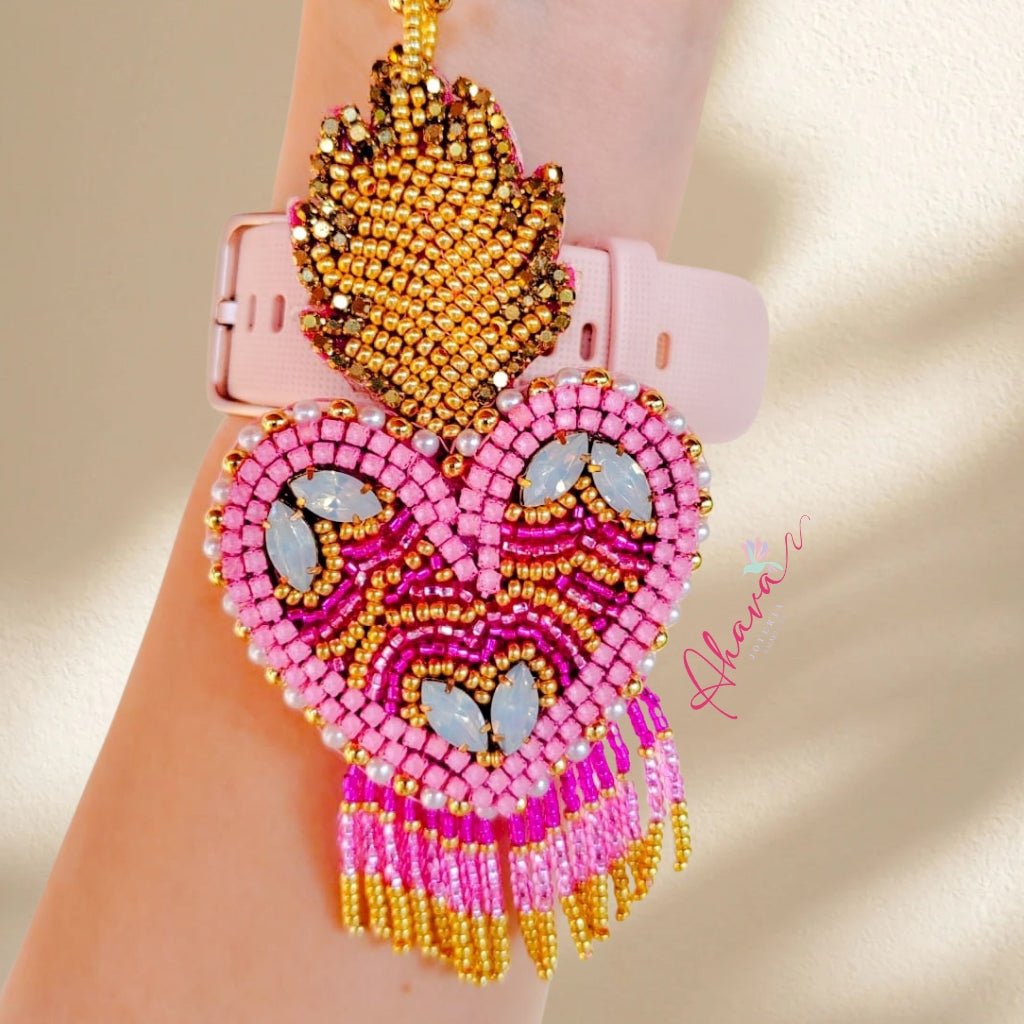 Collar artesanal bordado corazón mexicano - Ahava joyería artesanal