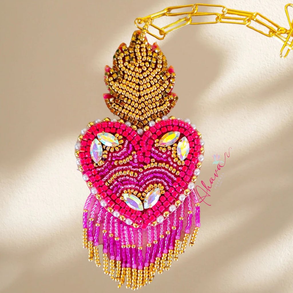 Collar artesanal bordado corazón mexicano - Ahava joyería artesanal