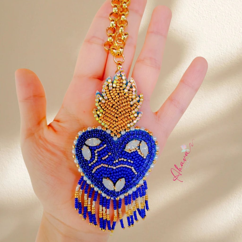 Collar artesanal bordado corazón mexicano - Ahava joyería artesanal
